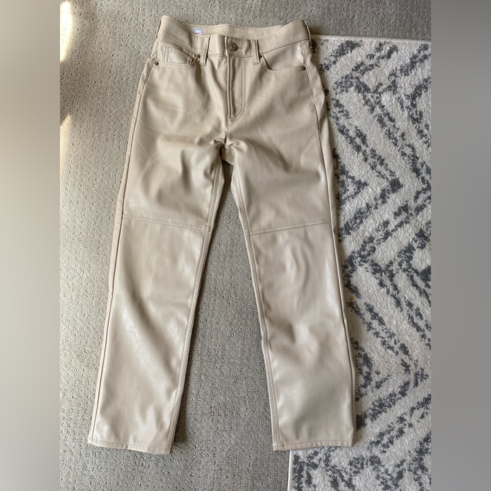 Womens Gap faux leather pants size 25 0P. Hardly worn.